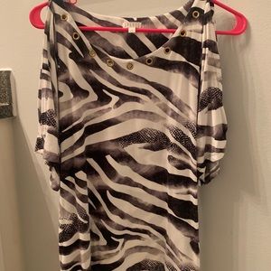 Spense cold shoulder blouse with copper details